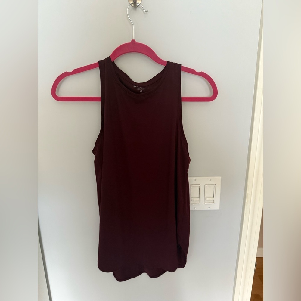 Athleta Women's Sleeveless Burgundy Top